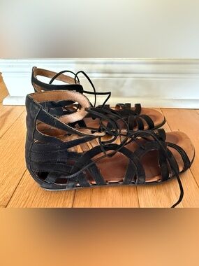 Gentle Souls Black Lace-Up Gladiator Sandals - Women 6.5